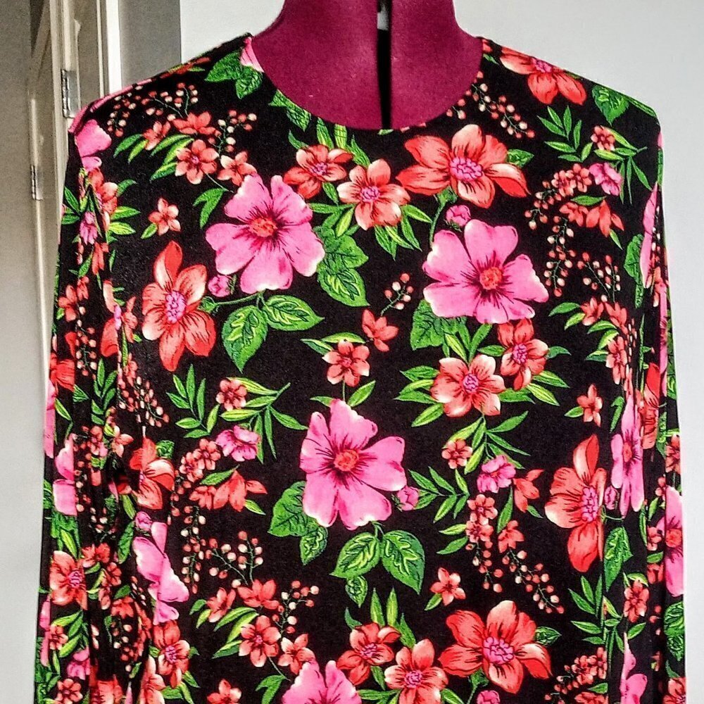 Studio Works Pink Green Floral Stretch Top